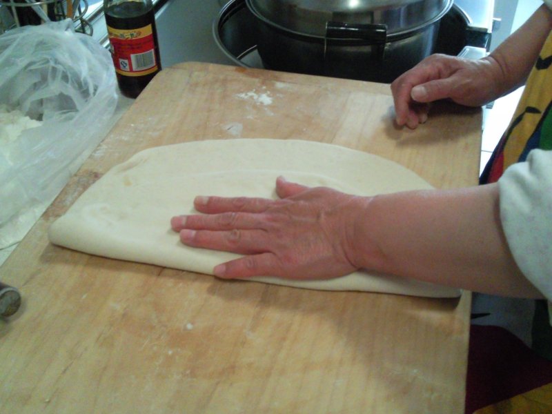 Steps for Making Fragrant Little Flower Rolls