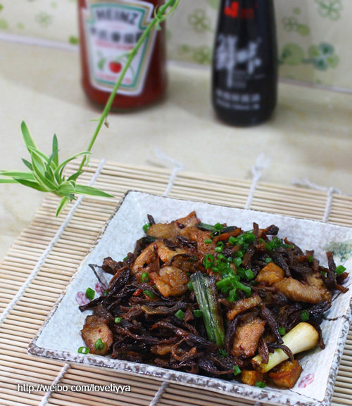 Dried Green Beans Stir-Fried with Pork