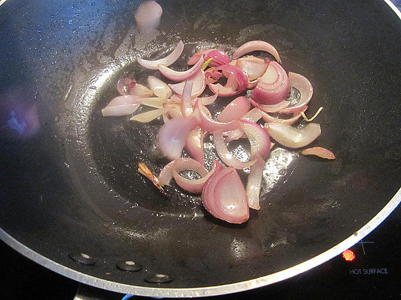 Steps for Making Pineapple Stir-Fried Beef