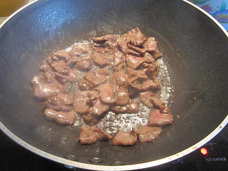 Steps for Making Pineapple Stir-Fried Beef