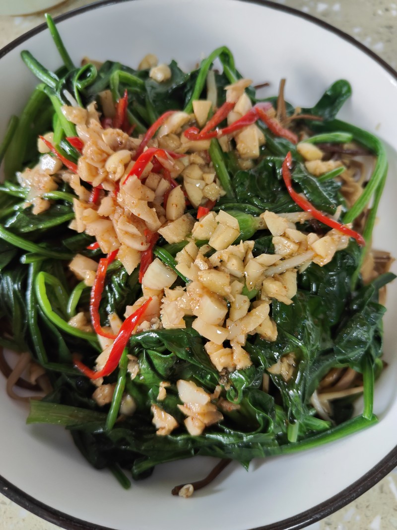 Steps for Making Cold Spinach and Enoki Mushroom Salad