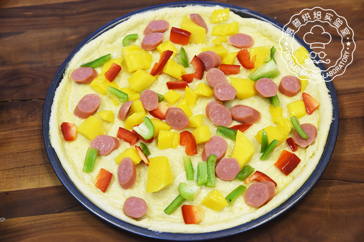 Steps for Making Durian Mango Pizza