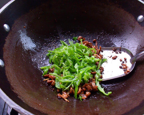 Steps to Cook Green Pepper Shredded Pork