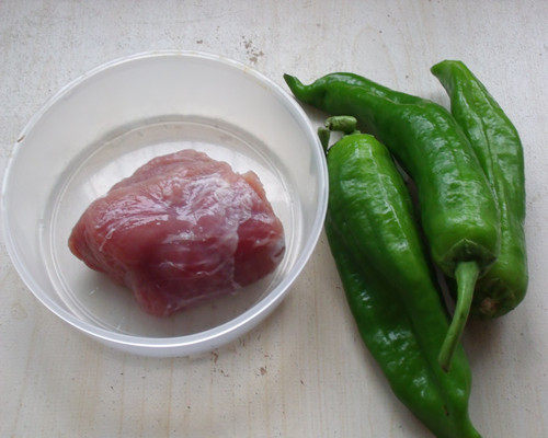 Steps to Cook Green Pepper Shredded Pork