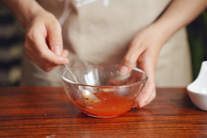 Steps for Making Iced Celery with Thai Sweet Chili Sauce