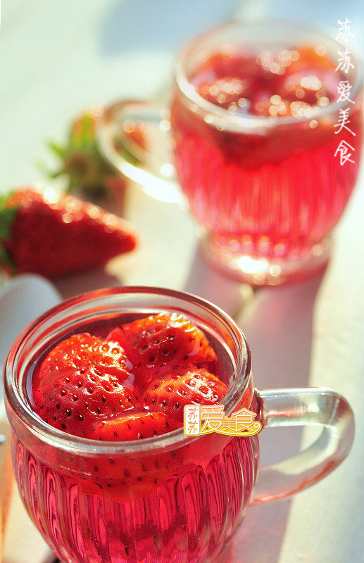 A Delicious and Healthy Gift for Yourself on International Women's Day - Secret Strawberry Wine for Beauty and Health