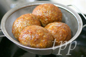 Steps for Making Sixi Meatballs