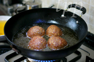 Steps for Making Sixi Meatballs