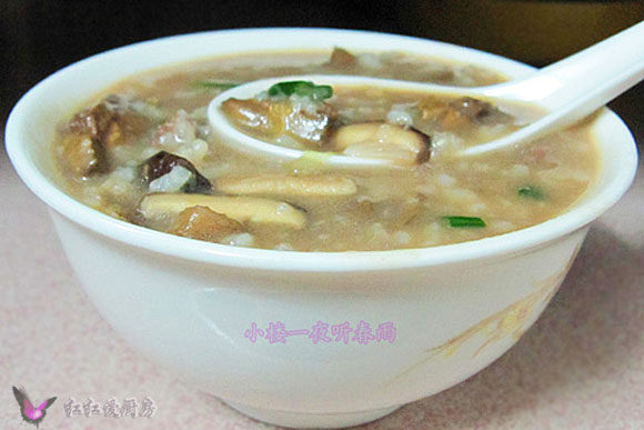 Quick Late-Night Snack—Mushroom and Chicken Gizzard Congee