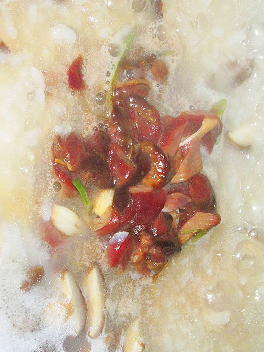 Quick Late-Night Snack—Mushroom and Chicken Gizzard Congee Cooking Steps