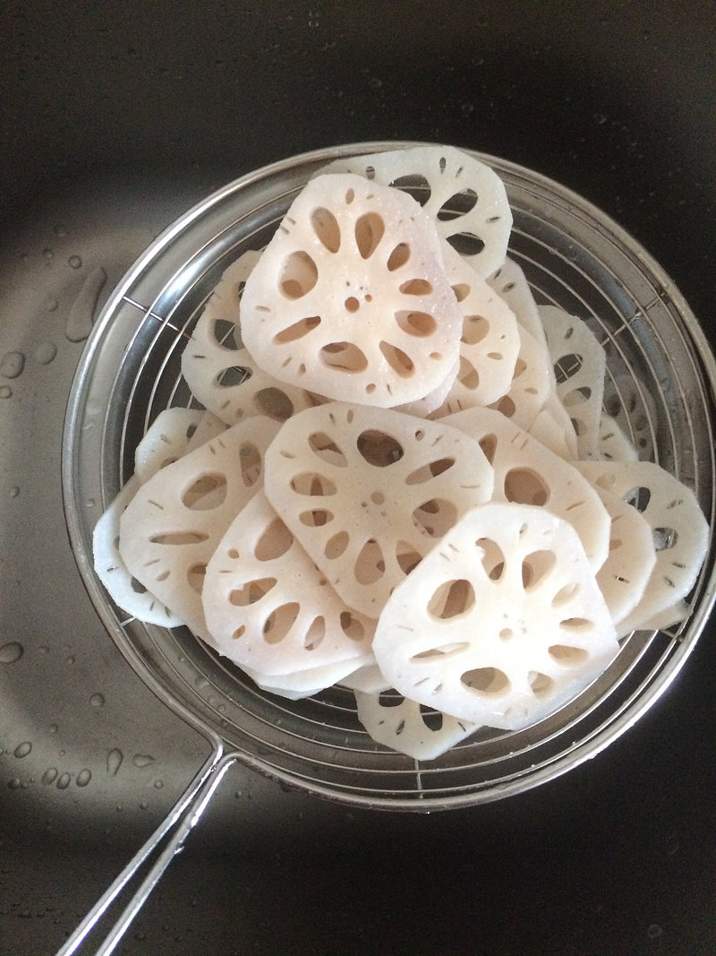 Steps for Making Lotus Root Chips with Osmanthus and Fruit Jelly