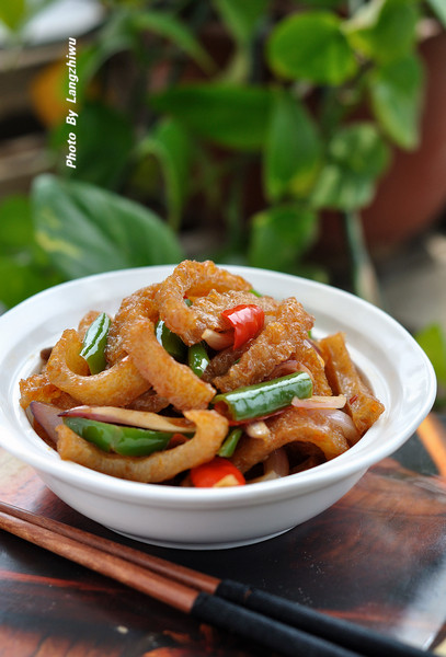 Sour and Spicy Crispy Pork Skin