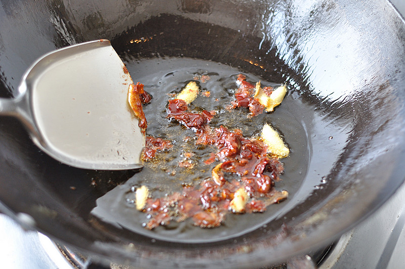 Steps for making Sour and Spicy Crispy Pork Skin