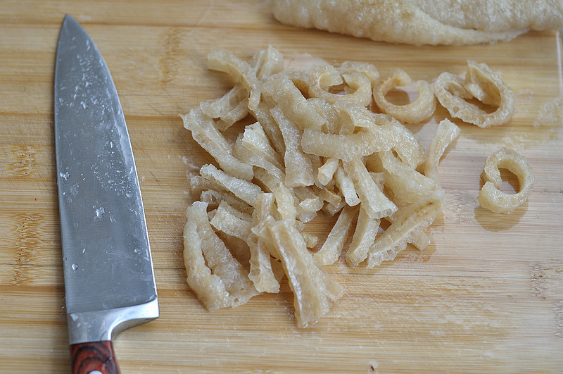 Steps for making Sour and Spicy Crispy Pork Skin