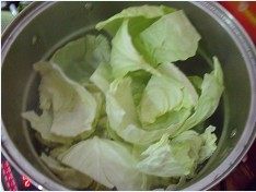 Steps for Making Sweet and Sour Chinese Cabbage