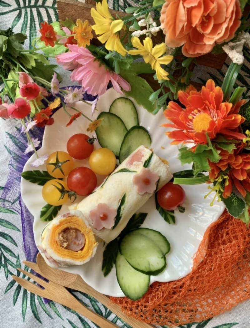 Sausage and Pork Floss Two-Tone Egg Roll