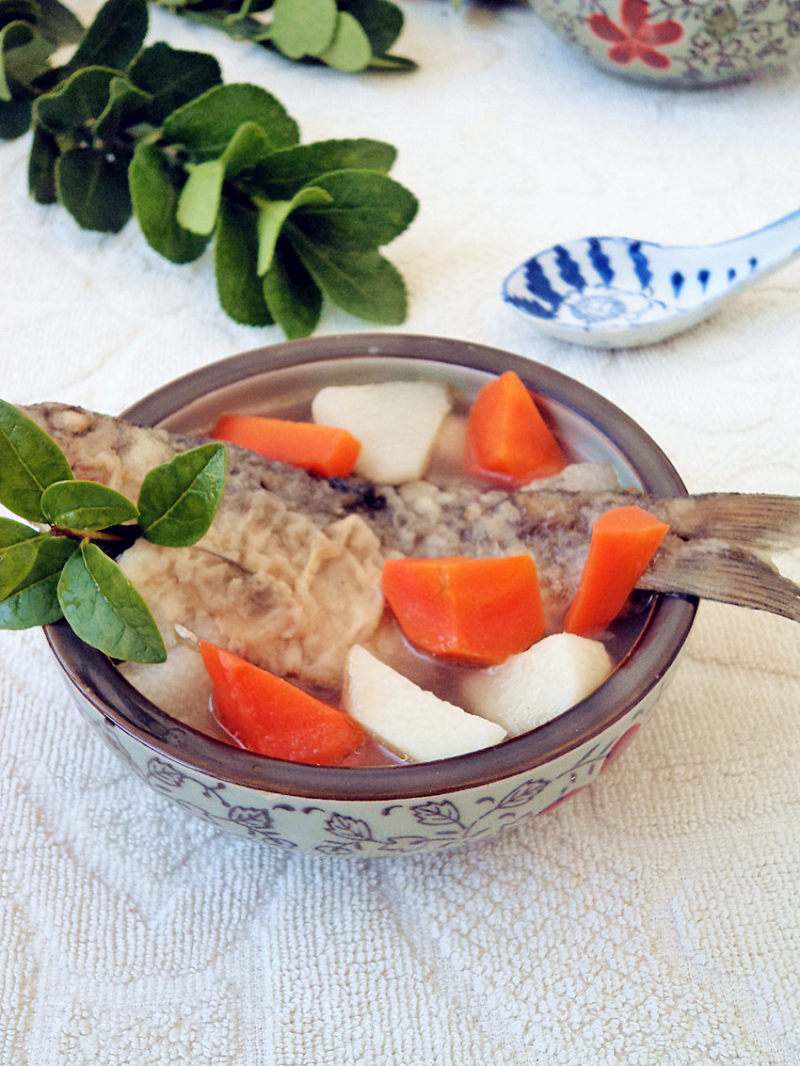 Carrot and Yam Crucian Carp Soup