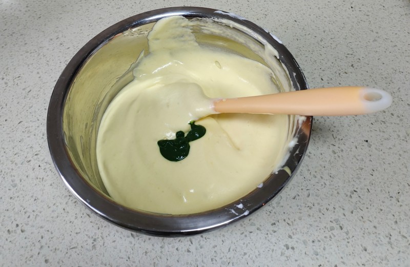 Steps for Making 6-inch Matcha Sponge Cake
