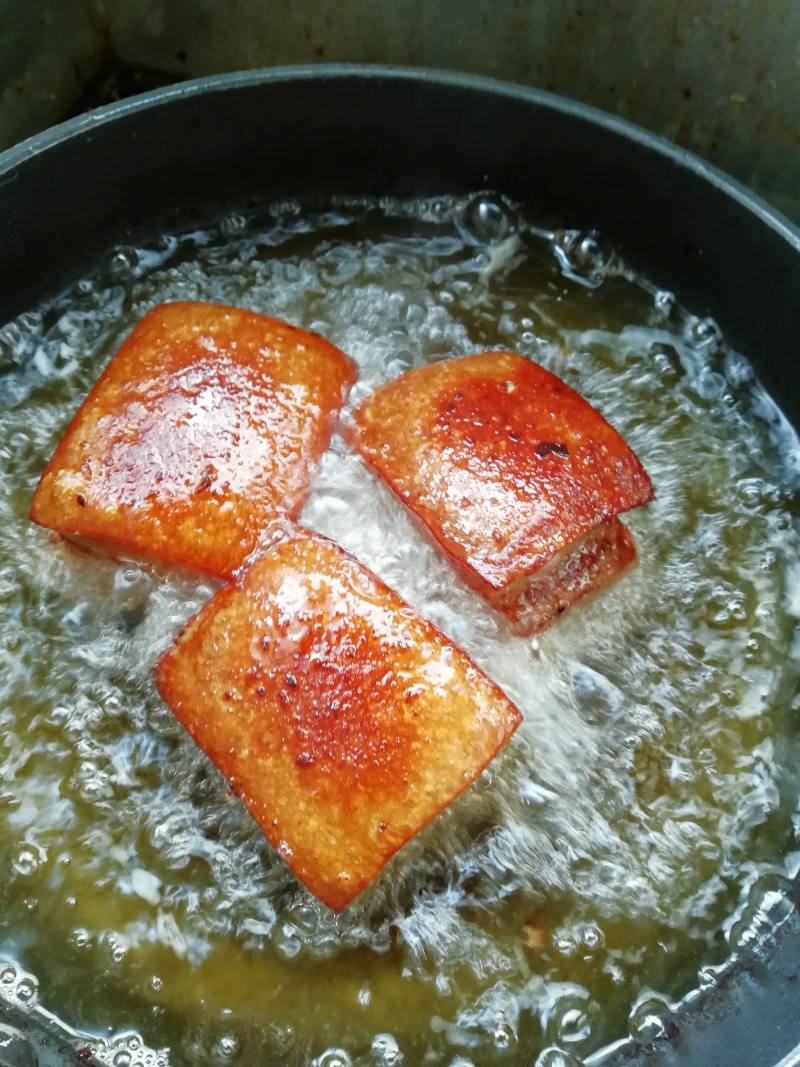 Steps for Cooking Hometown Braised Pork Belly