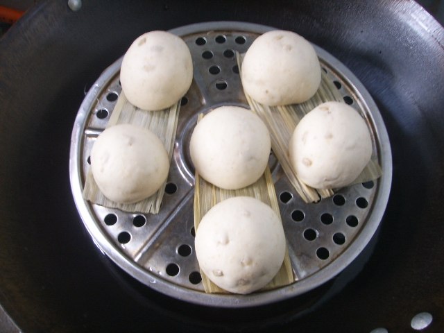 Steps for Making Oat and Sunflower Seed Steamed Buns