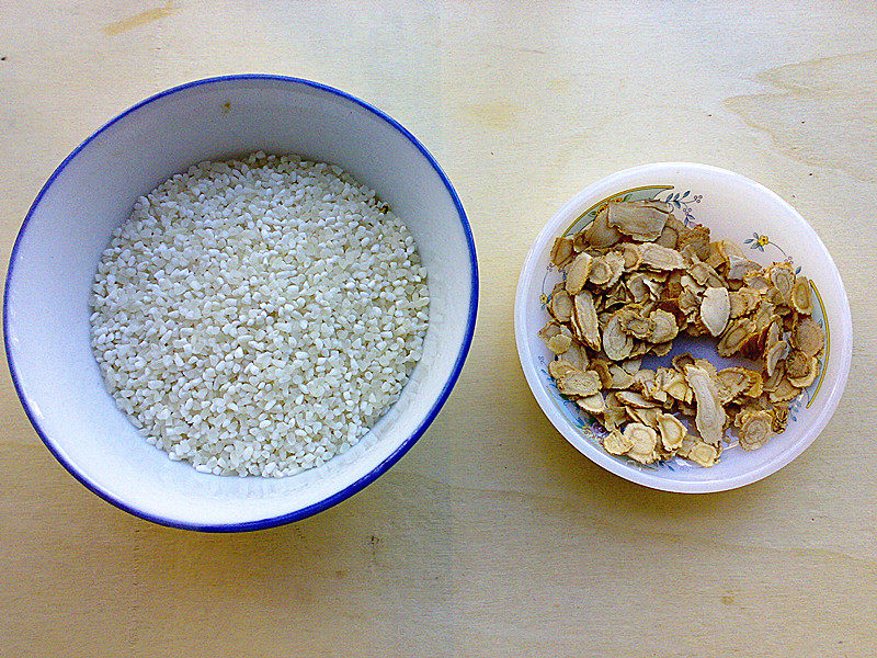 Steps for Cooking Pinzhenke Rice and American Ginseng Porridge