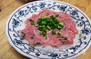 Steps for Cooking Tuna and Scallion Rice Bowl