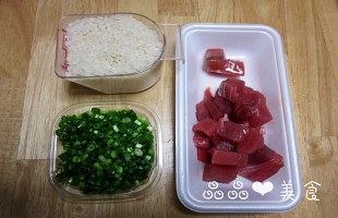 Steps for Cooking Tuna and Scallion Rice Bowl