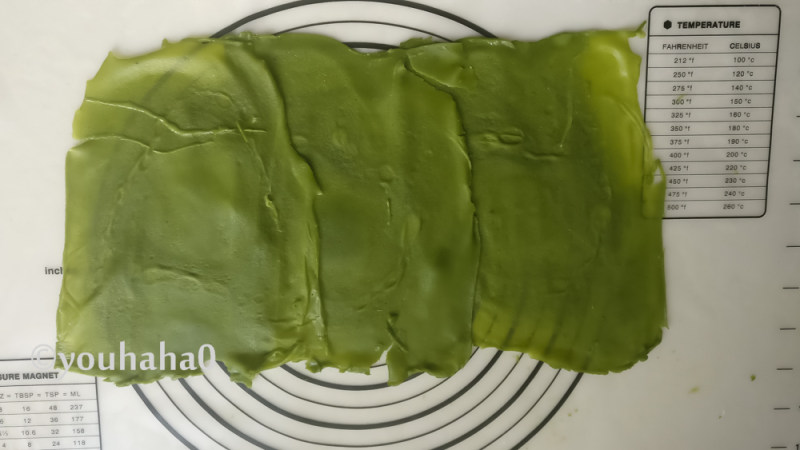 Steps to Make Matcha Towel Roll