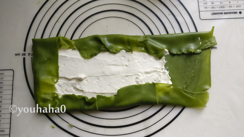 Steps to Make Matcha Towel Roll