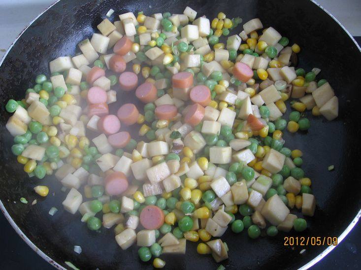 Detailed Steps for Stir-fried Oyster Mushroom with Mixed Vegetables