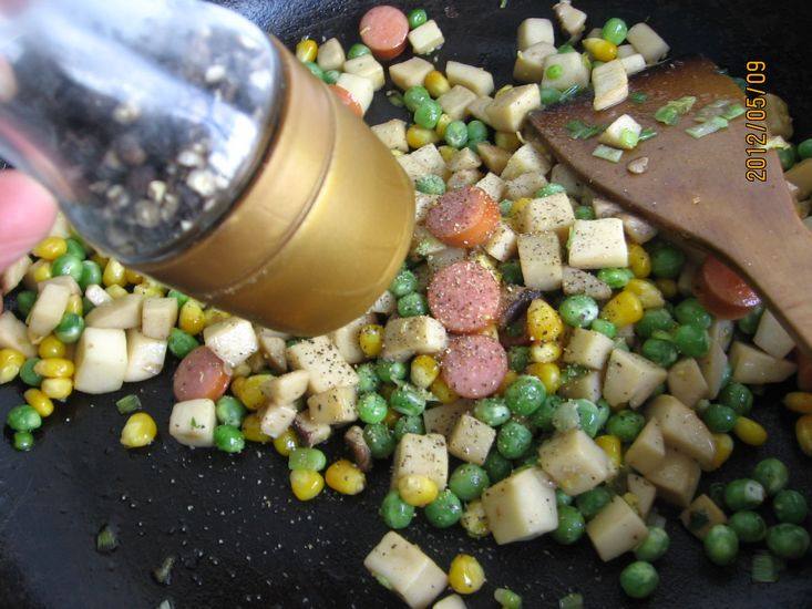 Detailed Steps for Stir-fried Oyster Mushroom with Mixed Vegetables