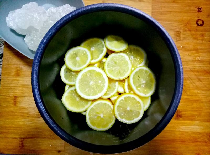 Steps for Making Lemon and Rock Sugar Jelly