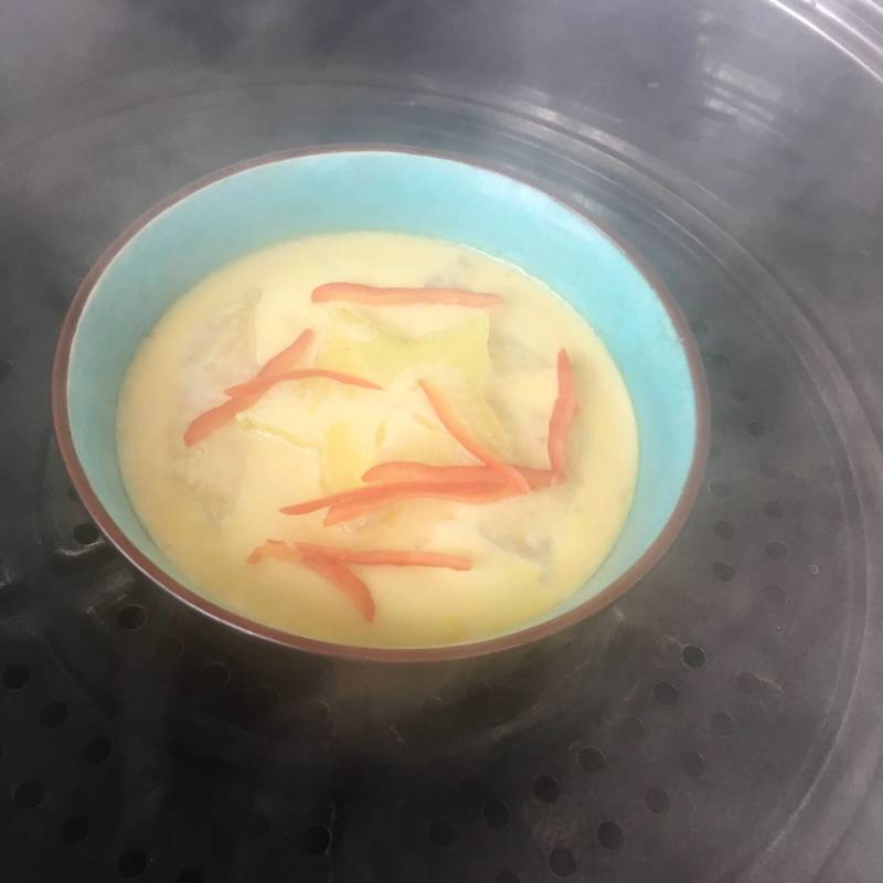 Step-by-Step Process of Making Milk and Starfruit Steamed Egg