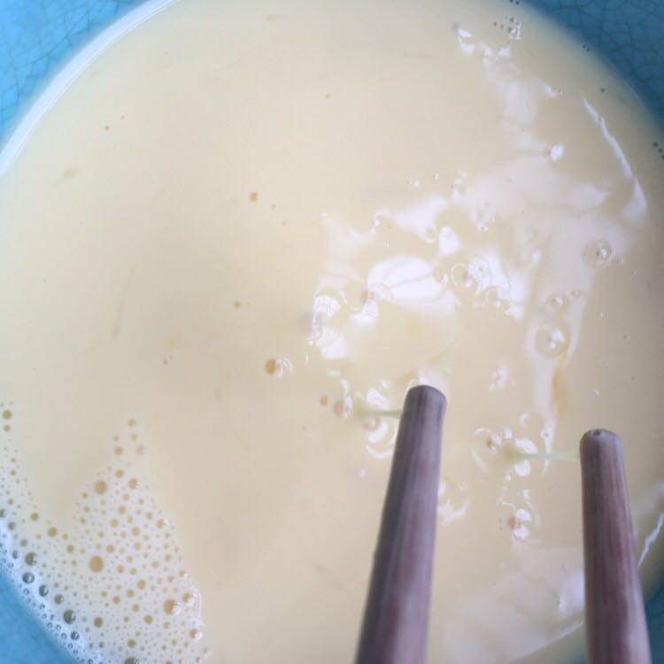 Step-by-Step Process of Making Milk and Starfruit Steamed Egg