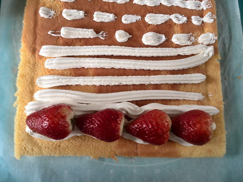 Steps to Make Strawberry Cake Roll