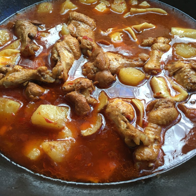 Steps for Cooking Chicken Wing Tips Stewed with Potatoes