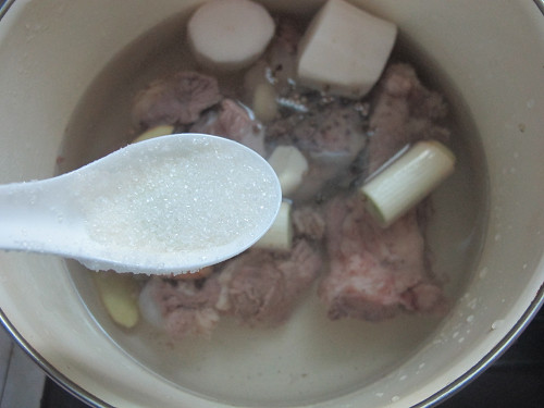 Steps for Making Family Version Pork Bone Broth