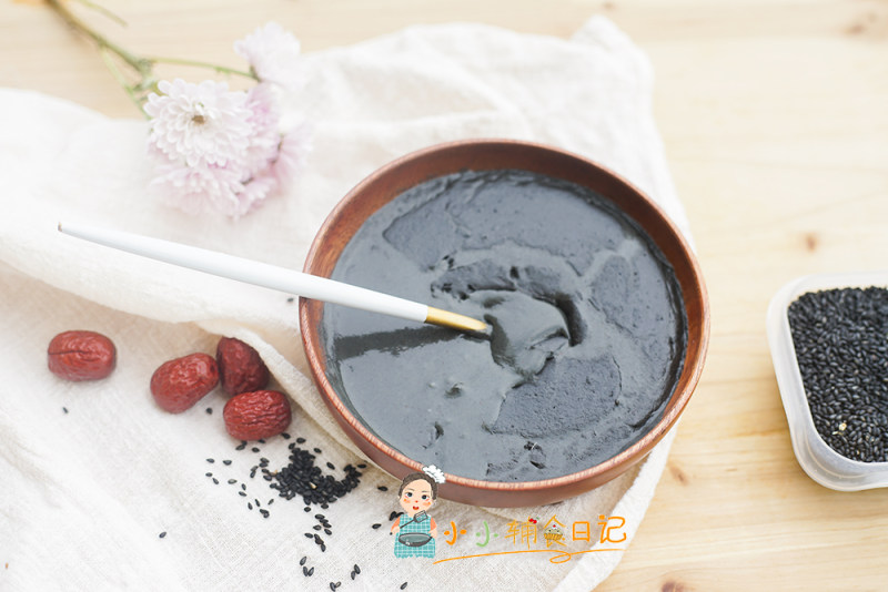 Red Date and Black Sesame Porridge for Babies Over 6 Months