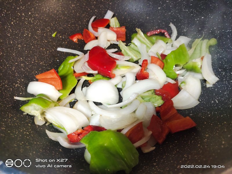 Steps for Stir-fried Beef with Red Pepper and Onion