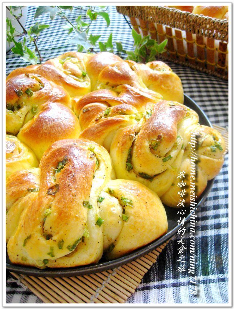 Countryside Black Pepper and Scallion Bread