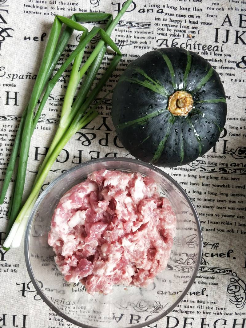 Steps for Making Pumpkin Meat Buns