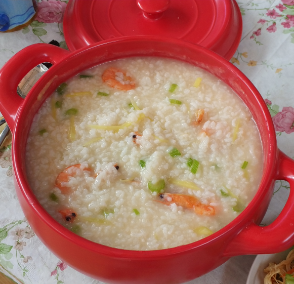 Fresh Shrimp and White Rice Porridge Chaozhou Clay Pot Porridge