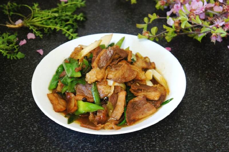 Stir-fried Pork with Scallions