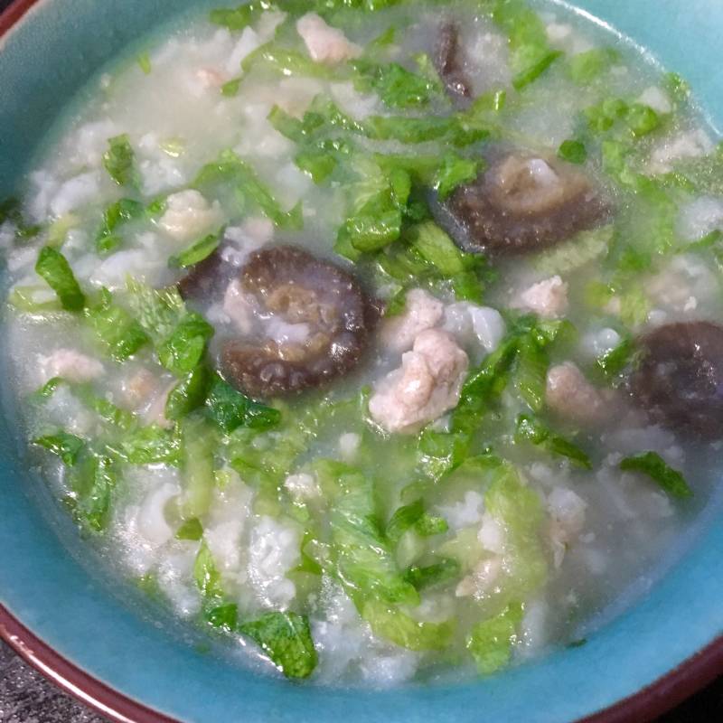 Steps for cooking Minced Meat, Sea Cucumber and Lettuce Porridge