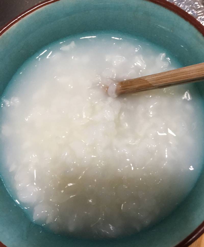 Steps for cooking Minced Meat, Sea Cucumber and Lettuce Porridge