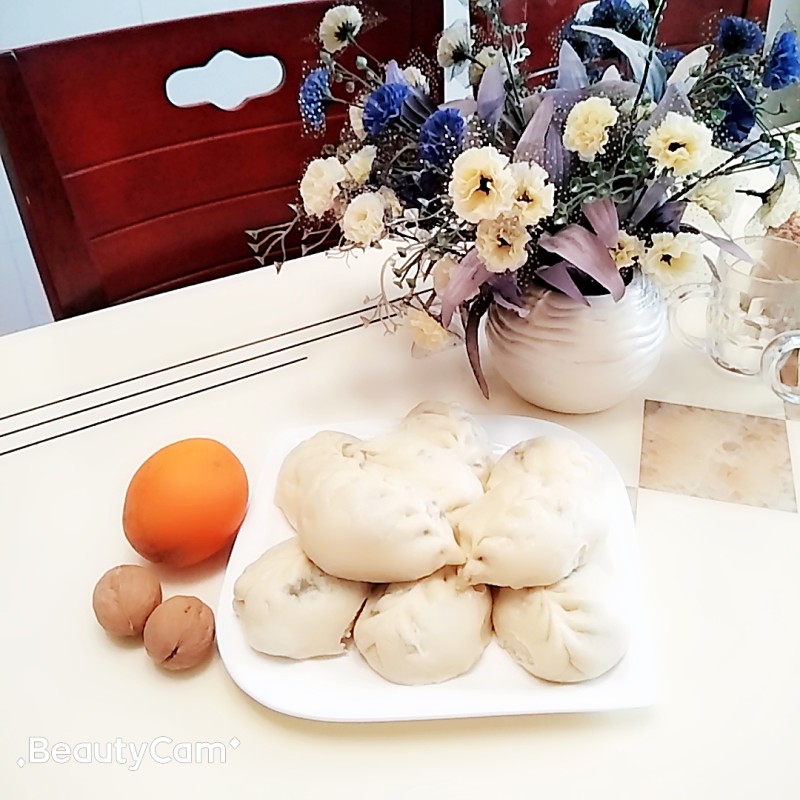 Pickled Vegetable Buns in Willow Leaf Shape