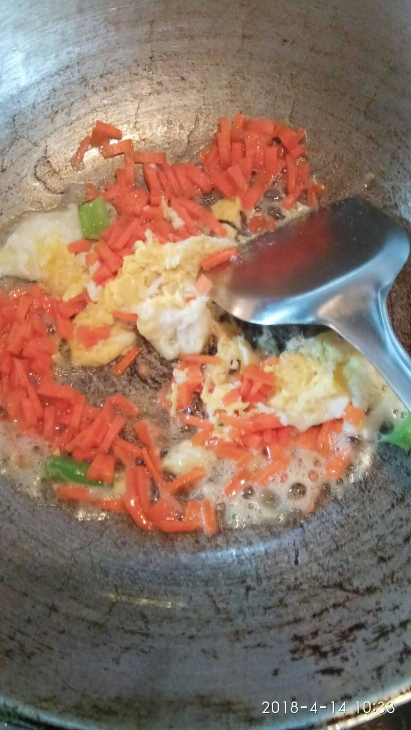 Steps for Making Colorful Egg Fried Rice