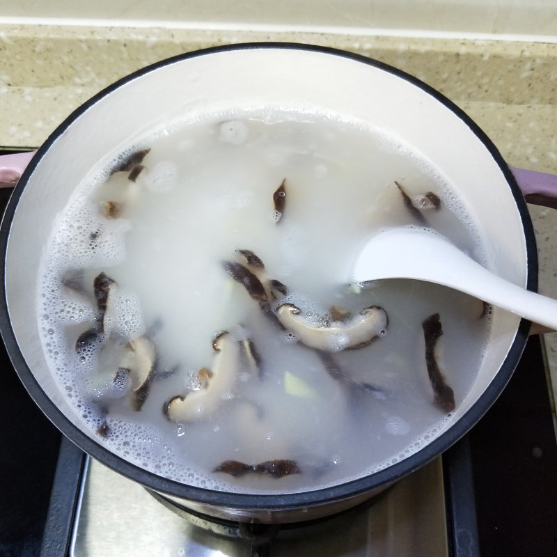 Steps to Make Shiitake Mushroom and Chicken Congee