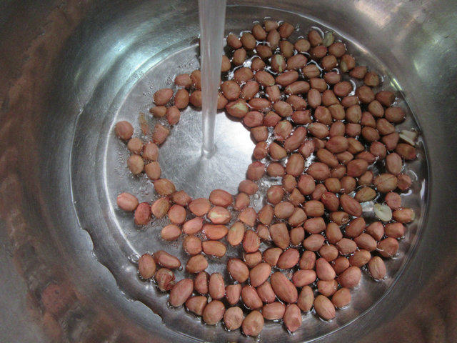 Steps for Making Salted Peanuts