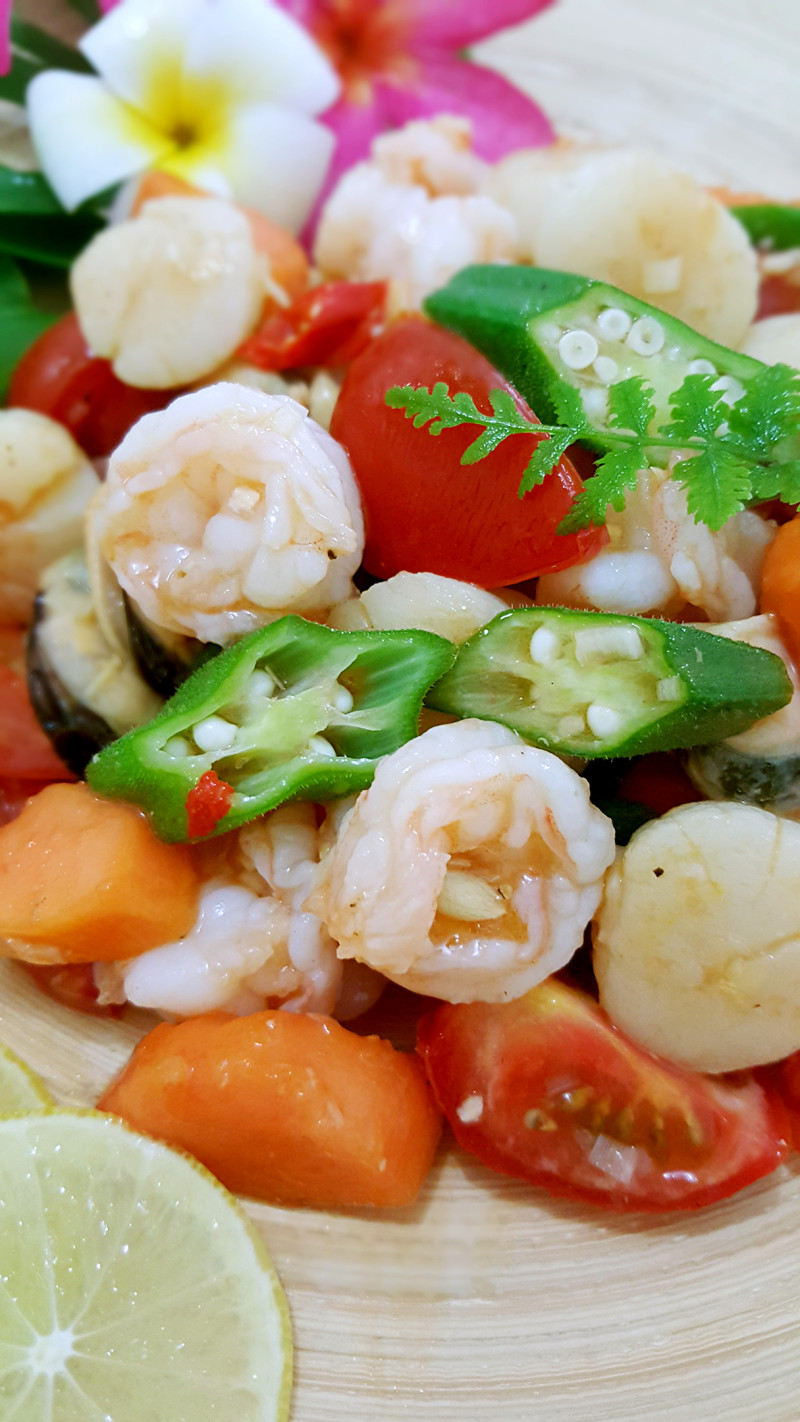 Steps for making Southeast Asian Seafood Fruit Salad